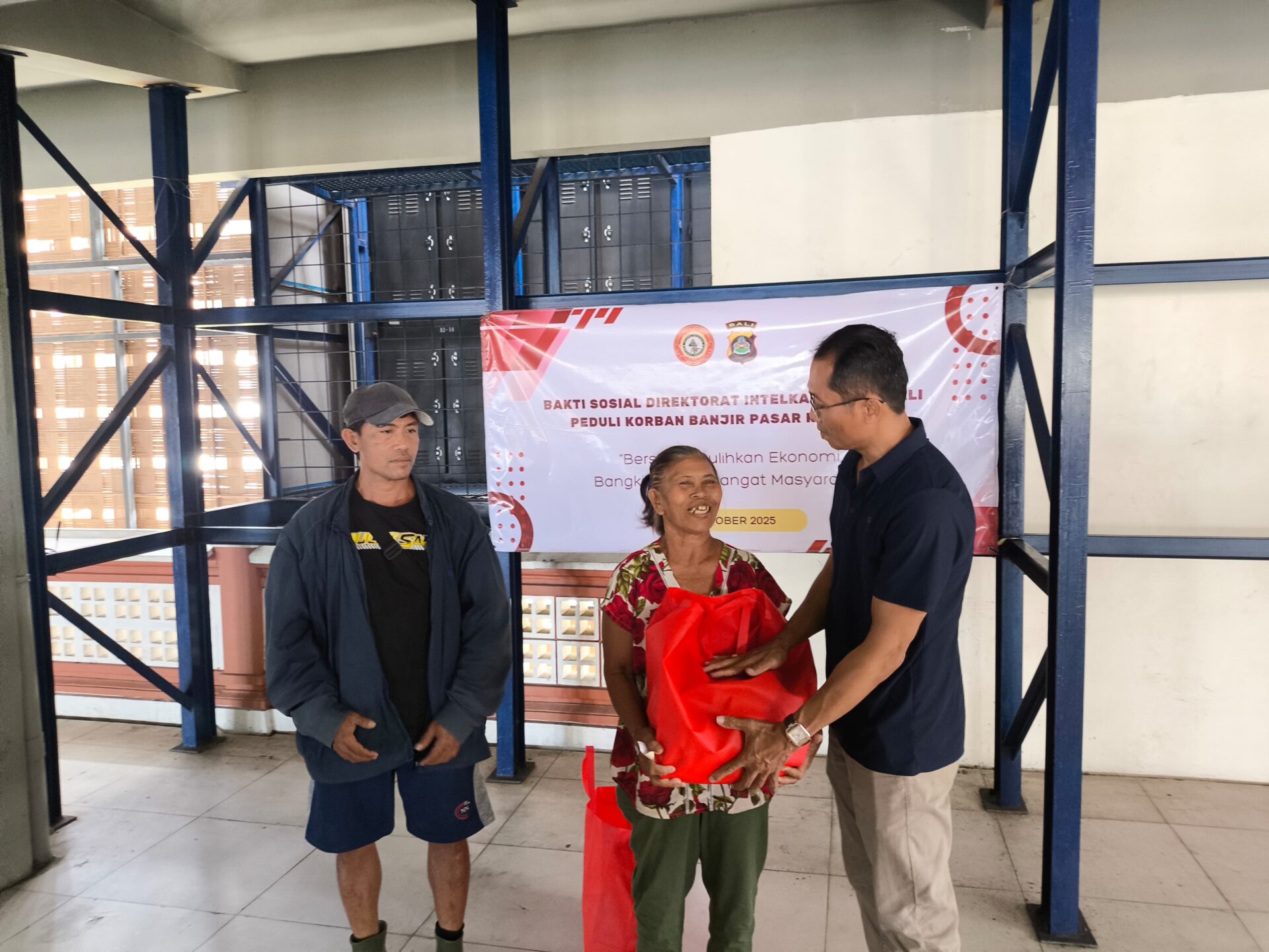 DENPASAR, BALINEWS.ID – Sebagai wujud kepedulian terhadap masyarakat yang terdampak bencana, Direktorat Intelkam Polda Bali menggelar kegiatan bakti sosial unt…