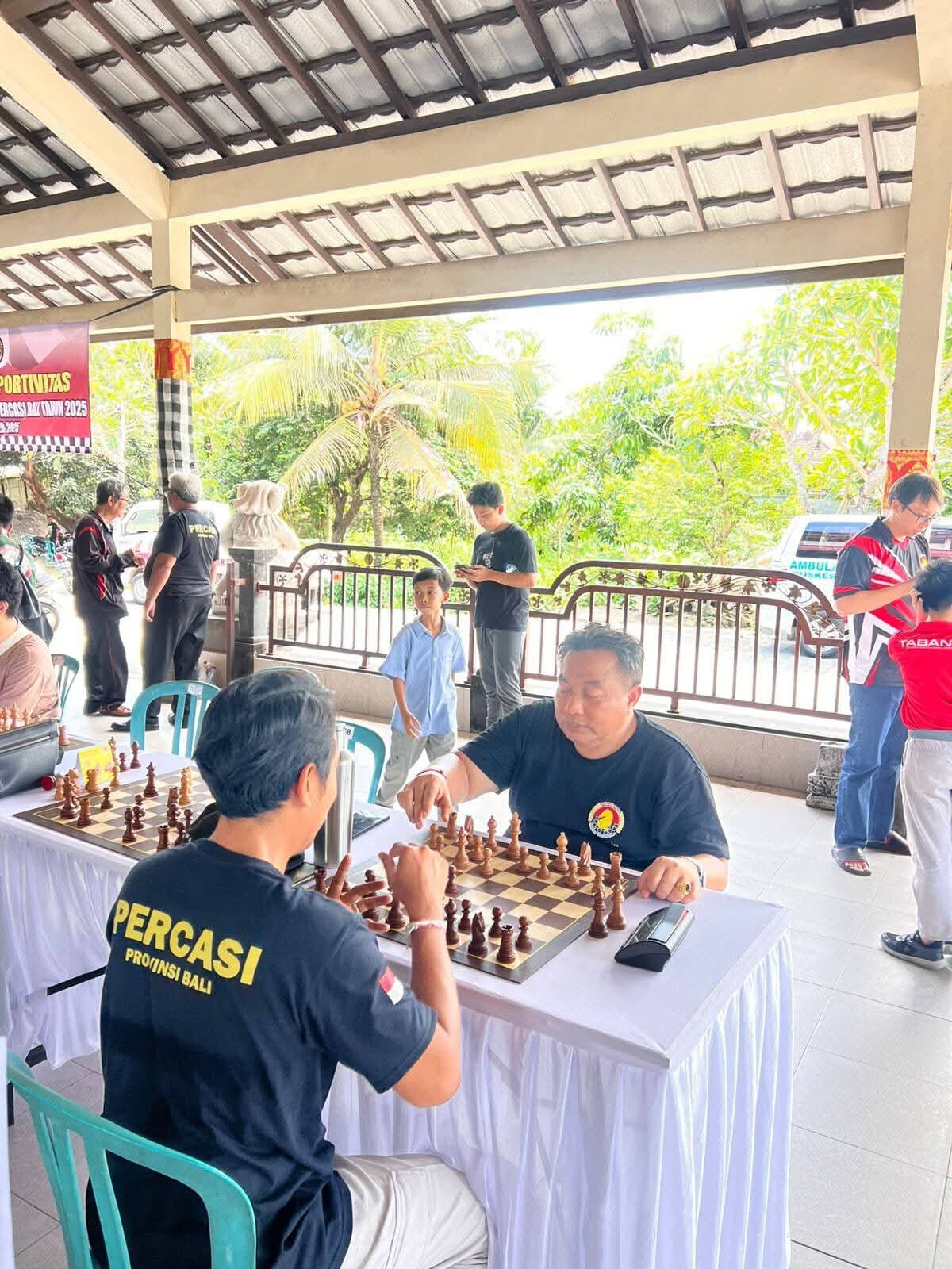 GIANYAR, BALINEWS.ID – Gairah olahraga catur di Bali kembali dihidupkan melalui gelaran Turnamen Catur Junior yang diselenggarakan oleh Persatuan Catur Seluruh…