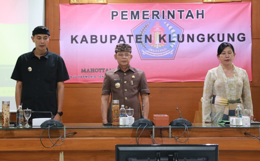 Pemkab Klungkung Bentuk Tim Khusus, Bupati Satria Tegaskan Ekonomi Harus Tumbuh Cepat SEMARAPURA, BALINEWS.ID – Pemerintah Kabupaten Klungkung terus berupaya m…