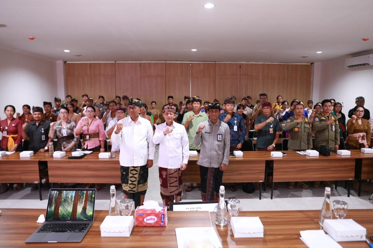 SEMARAPURA, BALINEWS.ID – Bupati Klungkung, I Made Satria, menegaskan pentingnya profesionalisme dan integritas aparatur pemerintah dalam setiap proses pengada…