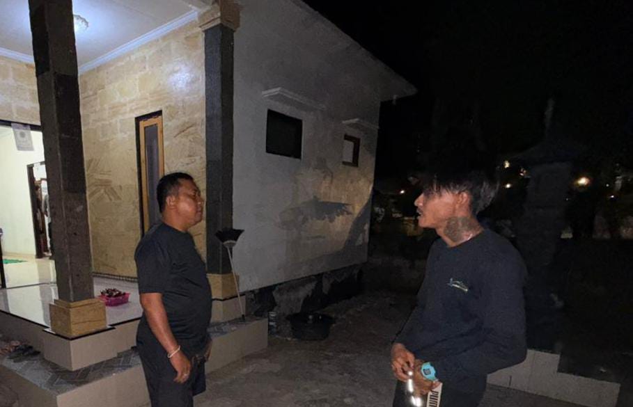 NUSA PENIDA,BALINEWS.ID – Jajaran Polsek Nusa Penida tengah memburu pelaku pencurian perhiasan emas seberat 44 gram milik seorang petani bernama Ni Ketut Alop …