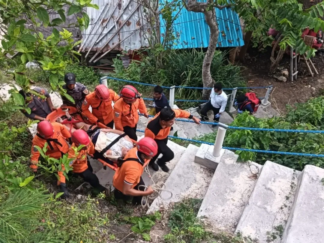 KLUNGKUNG, BALINEWS.ID - Seorang wisatawan asal Amerika Serikat bernama Annette Watson (58) mengalami kecelakaan saat menuruni tangga menuju Pantai Atuh, Desa …