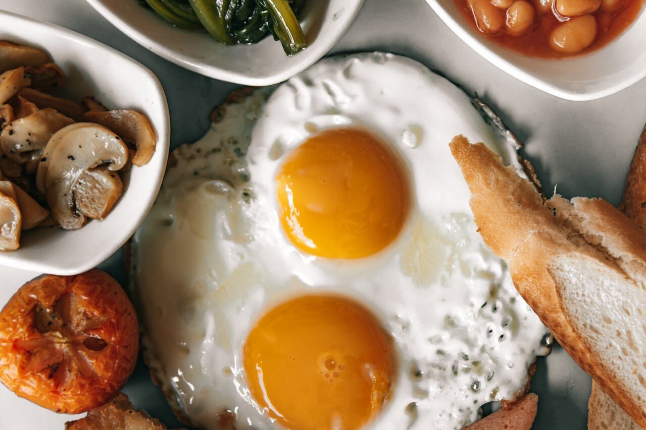 INTERMESO, BALINEWS.ID - Telur sering jadi andalan banyak orang saat berbicara soal makanan tinggi protein. Praktis, terjangkau, dan mudah diolah. Tapi, bagaim…