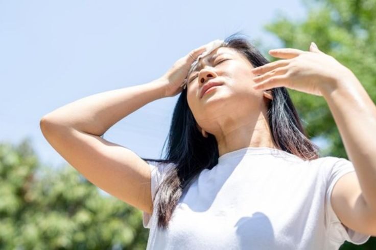 BALINEWS.ID – Cuaca panas ekstrem yang belakangan melanda Bali membuat banyak orang mengeluhkan munculnya biang keringat di kulit. Kondisi ini ditandai dengan …