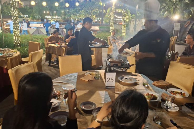 BALINEWS.ID - Golden Tulip Jineng Resort Bali has officially launched “Flame Garden Nights,” a refreshing new all-you-can-eat BBQ dining concept designed to br…