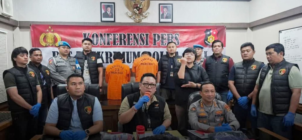 JEMBRANA, BALINEWS.ID - Aksi vandalisme terhadap Bendera Merah Putih di Lapangan Taman Pecangakan, Jembrana, berujung pada penangkapan dua pemuda Bali, Kharism…