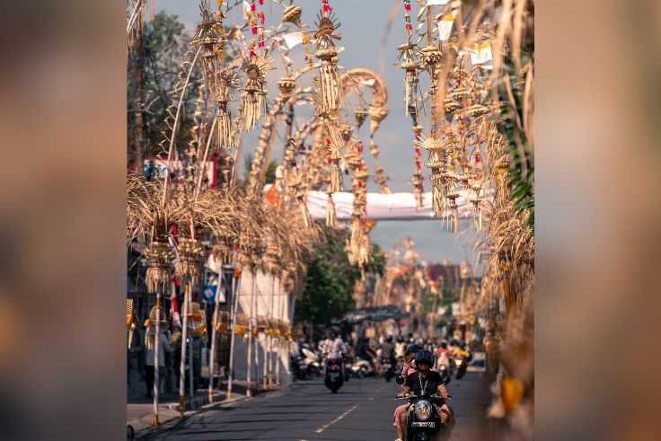 INTERMESO, BALINEWS.ID - Setiap 210 hari sekali, umat Hindu Bali akan merayakan Hari Raya Galungan dan Kuningan. Setiap hari Raya Galungan, umat hindu akan mem…