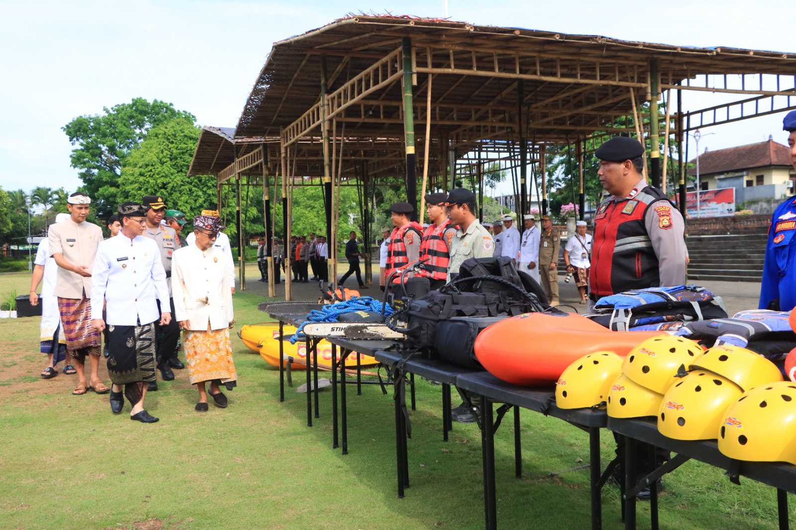 SEMARAPURA, BALINEWS.ID — Polres Klungkung bersama Pemerintah Kabupaten Klungkung menggelar Apel Kesiapsiagaan Tanggap Darurat Bencana Tahun 2025 di Alun-alun …