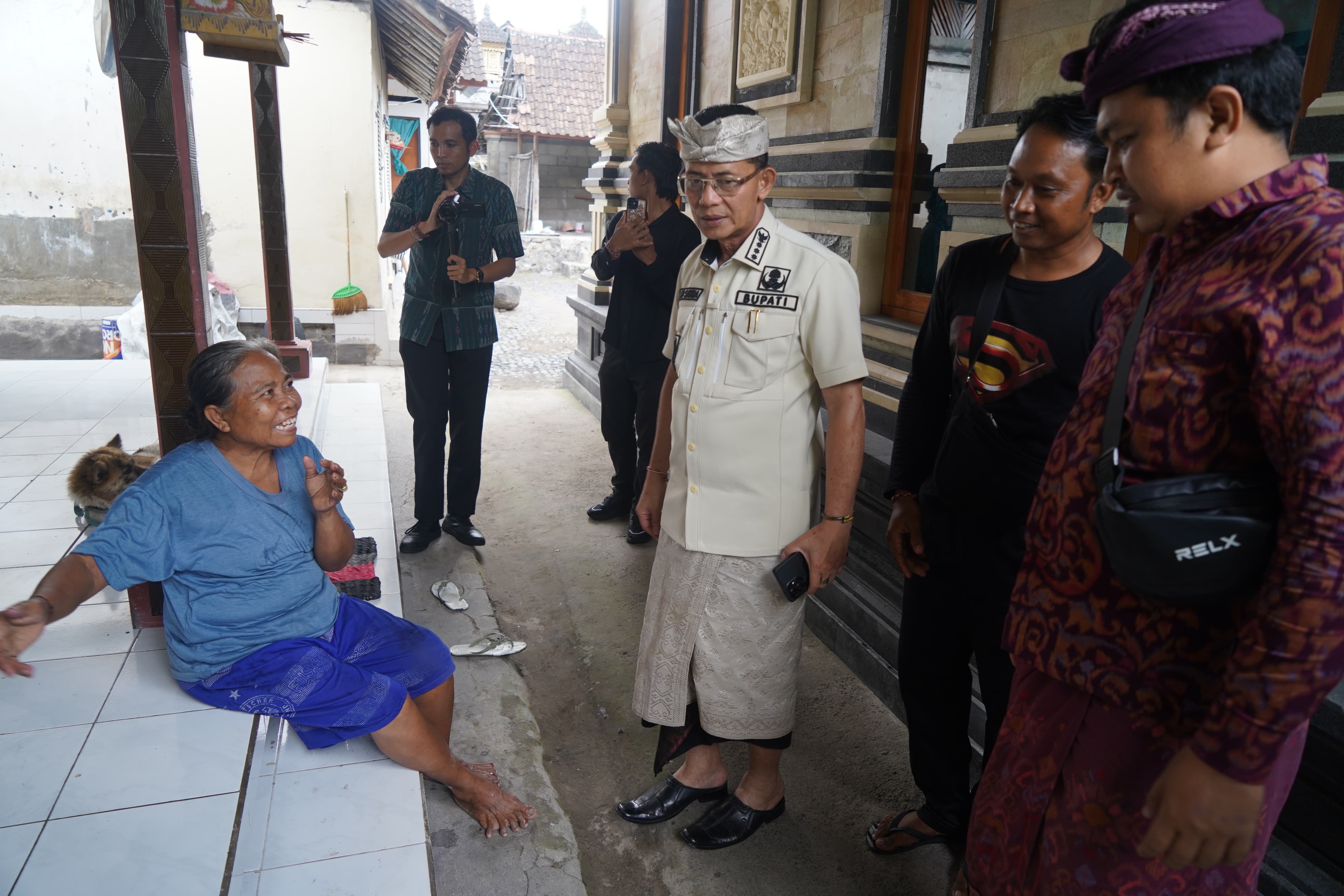 SEMARAPURA, BALINEWS.ID – Menyambut Hari Raya Galungan dan Kuningan, Pemerintah Kabupaten Klungkung menuntaskan penyaluran bantuan sosial (bansos) triwulan IV …