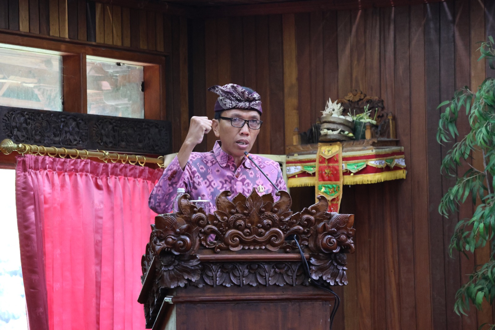 SEMARAPURA, BALINEWS.ID – Fraksi PDI Perjuangan DPRD Kabupaten Klungkung menegaskan komitmennya agar Rancangan Anggaran Pendapatan dan Belanja Daerah (RAPBD) T…