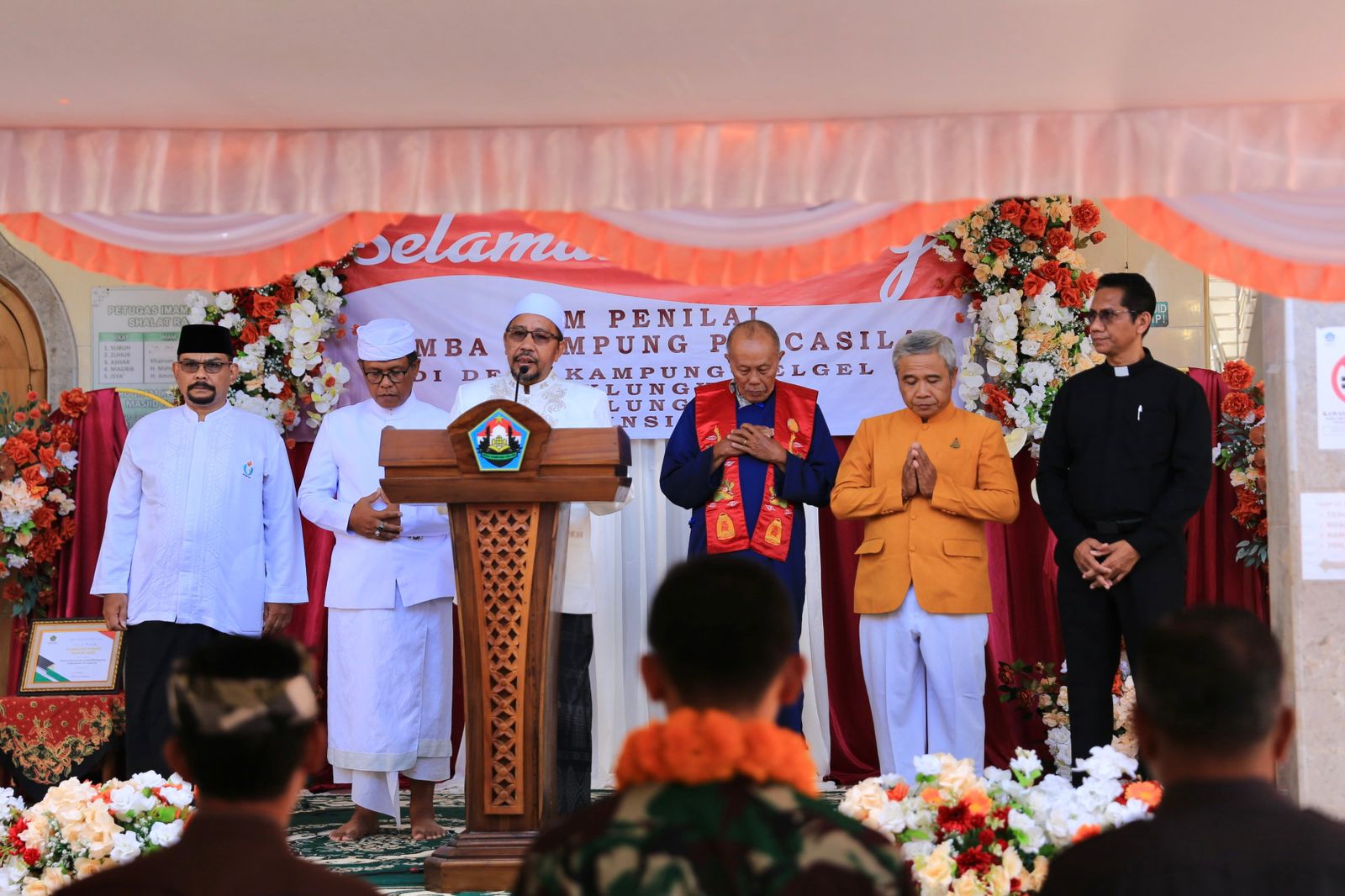 SEMARAPURA, BALINEWS.ID – Desa Kampung Gelgel, Kecamatan Klungkung, kembali menorehkan prestasi membanggakan. Desa yang dikenal sebagai kampung Islam pertama d…
