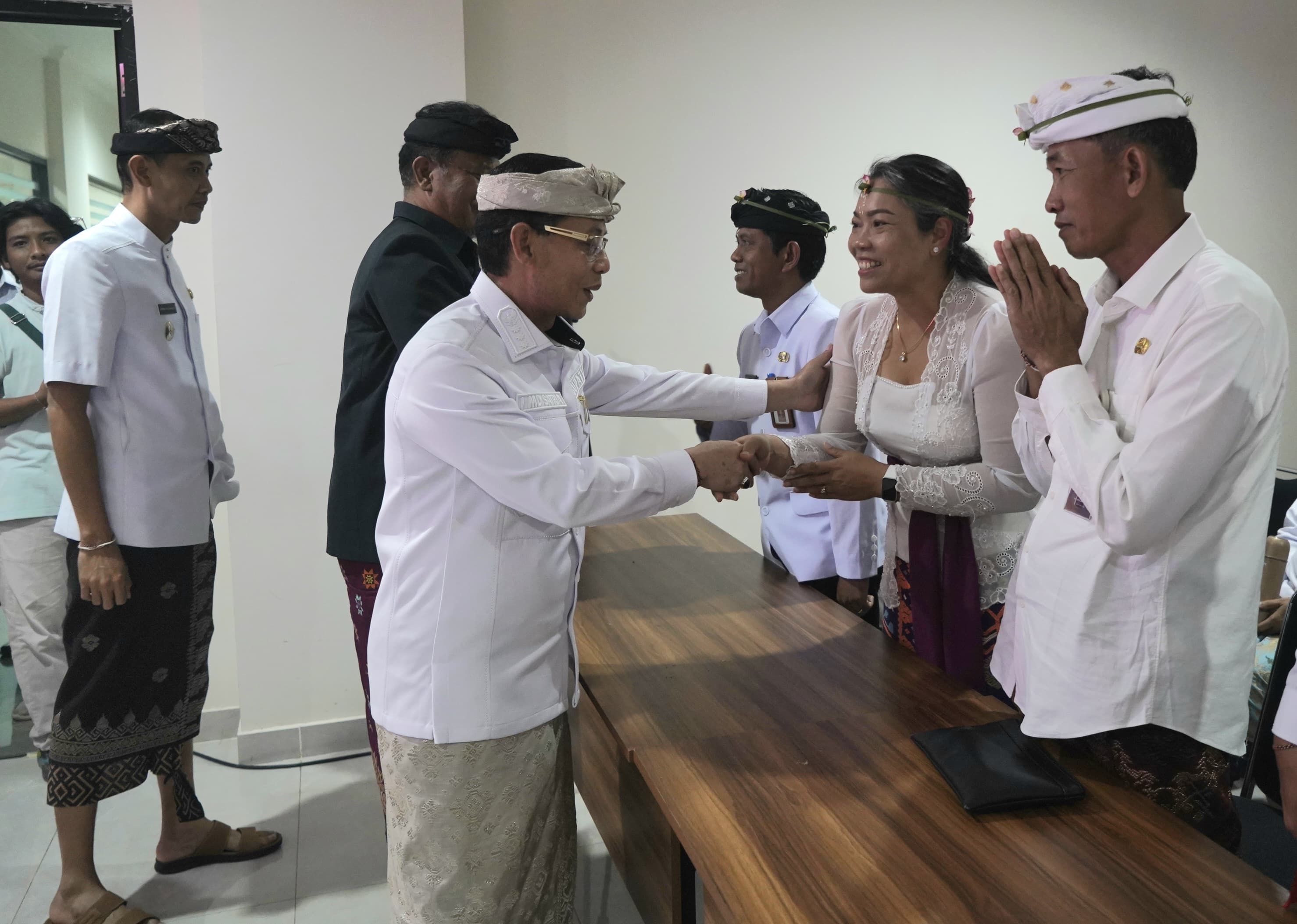 SEMARAPURA, BALINEWS.ID – Pemerintah Kabupaten Klungkung kembali melakukan penyegaran struktur organisasi melalui pengukuhan dan mutasi pejabat Pimpinan Tinggi…