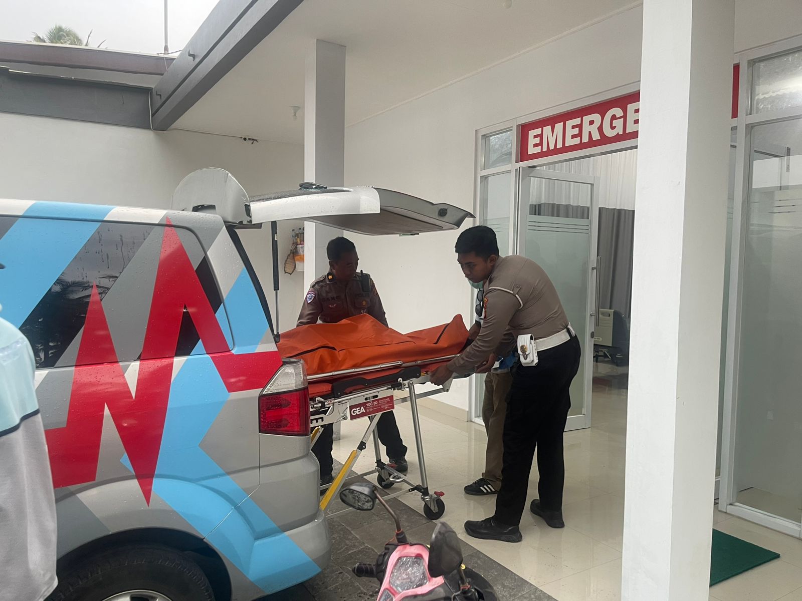 NUSA PENIDA, BALINEWS.ID — Kecelakaan lalu lintas kembali terjadi di wilayah wisata Nusa Penida. Seorang warga negara India, Neha Jitendra Hariyani (27), menin…
