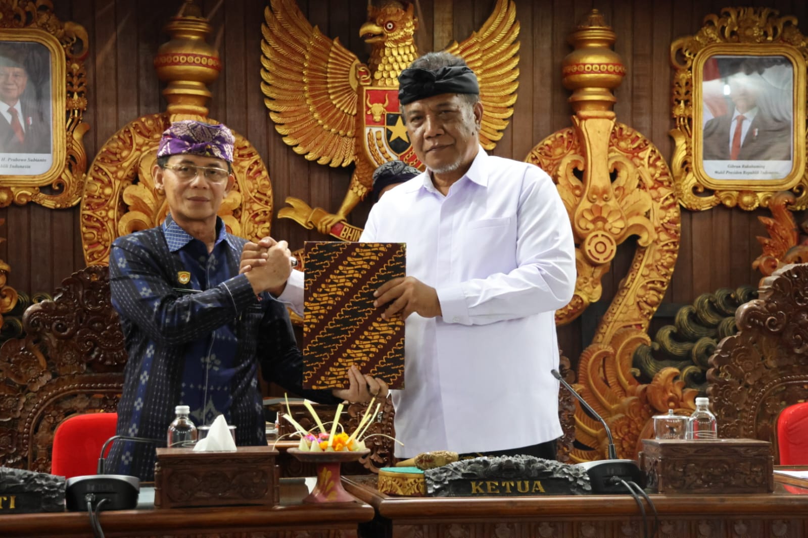 SEMARAPURA, BALINEWS.ID — Pemerintah Kabupaten Klungkung bersama DPRD Kabupaten Klungkung resmi menyepakati Rancangan Anggaran Pendapatan dan Belanja Daerah (A…