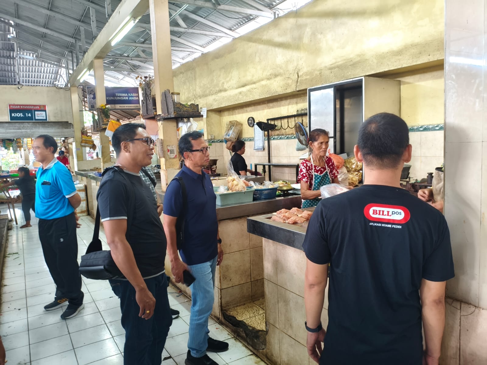 DENPASAR, BALINEWS.ID — Direktorat Intelkam Polda Bali melakukan silaturahmi dengan Ketua Ikatan Pedagang Pasar Indonesia (IKAPPI) Provinsi Bali sebagai langka…