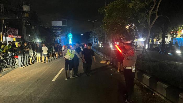 BADUNG, BALINEWS.ID - Seorang perempuan yang merupakan pejalan kaki, terlibat kecelakaan maut di Jl. By Pass Ngurah Rai, tepatnya di sebelah barat Bank BCA Mum…