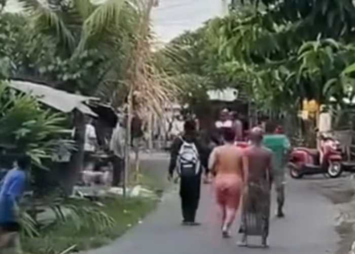 SEMARAPURA, BALINEWS.ID — Aksi pengerusakan terjadi di Banjar Tangkas, Desa Gelgel, Kecamatan Klungkung, Senin (1/12/2025).Seorang pemuda bernama I Kadek Wiant…