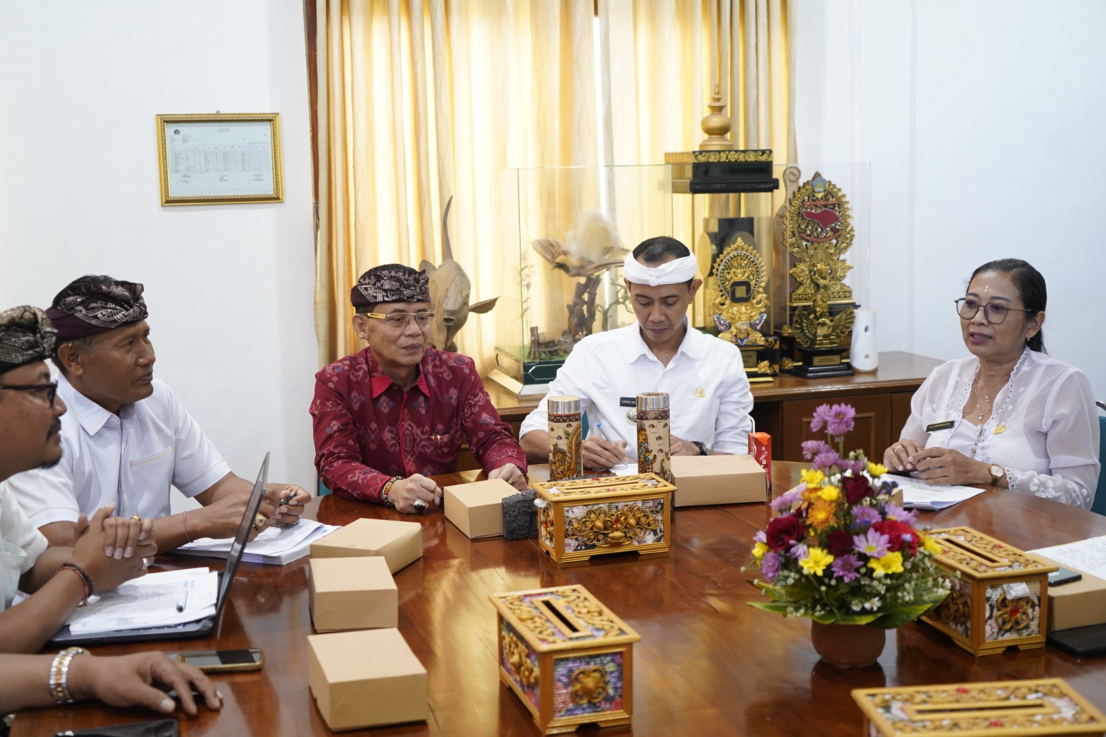 SEMARAPURA, BALINEWS.ID – Pemerintah Kabupaten Klungkung terus memantapkan upaya peningkatan mutu layanan kesehatan, khususnya di wilayah kepulauan. Hal itu te…