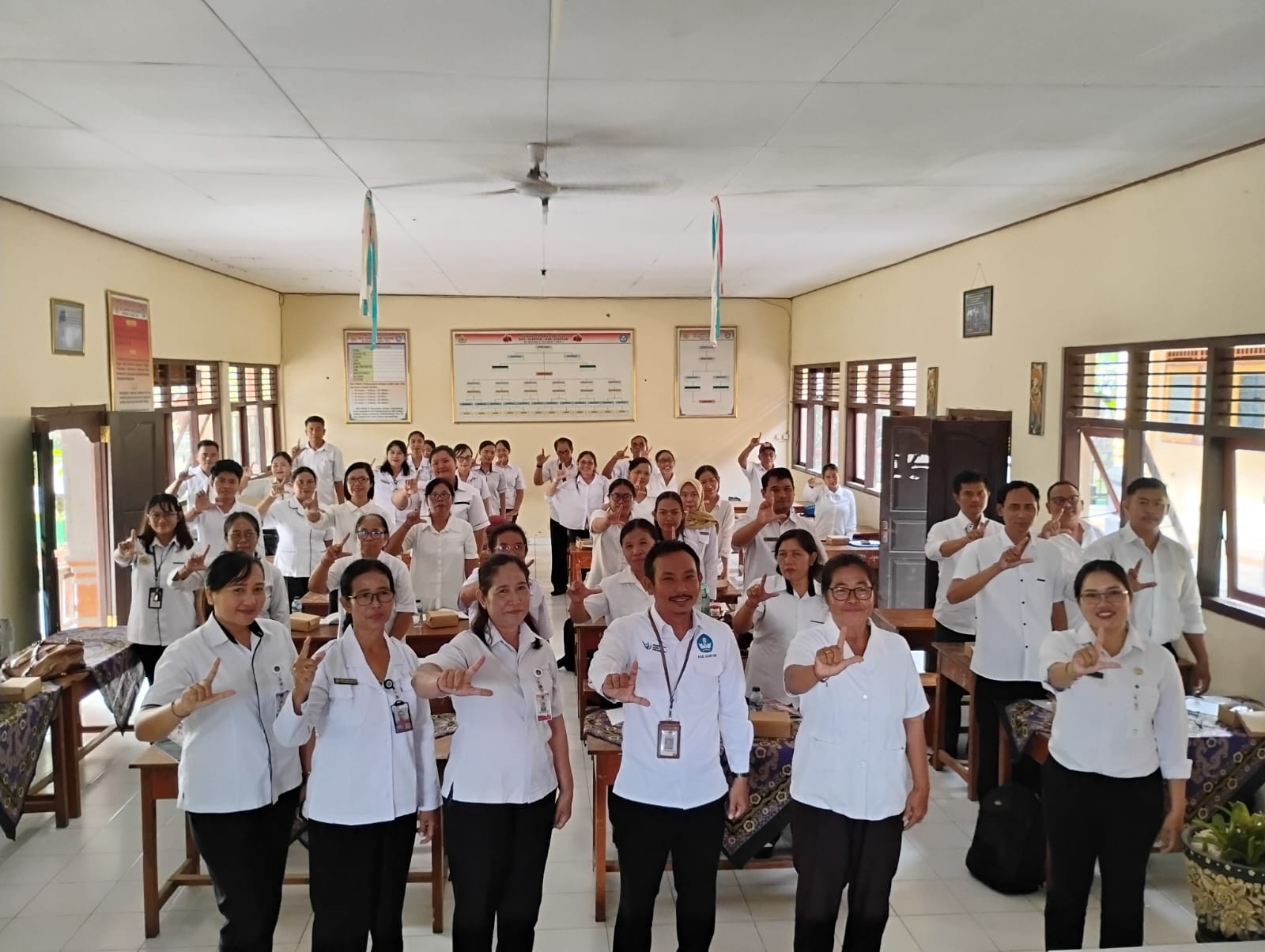GIANYAR, BALINEWS.ID - Workshop Literasi dan Numerasi (Litnum) Gugus VI resmi dibuka dan diikuti oleh 56 peserta yang terdiri dari guru, tenaga kependidikan, d…