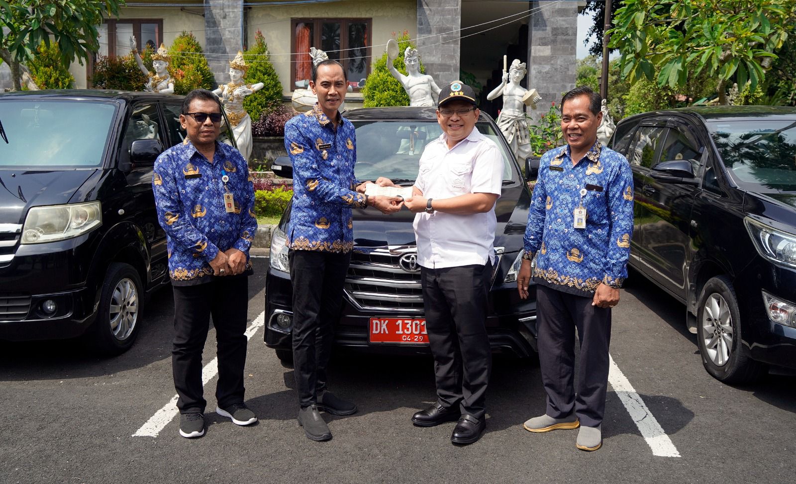 SEMARAPURA, BALINEWS.ID – Pemerintah Kabupaten Klungkung menunjukkan komitmennya dalam mendukung upaya pencegahan dan pemberantasan narkotika dengan menyerahka…