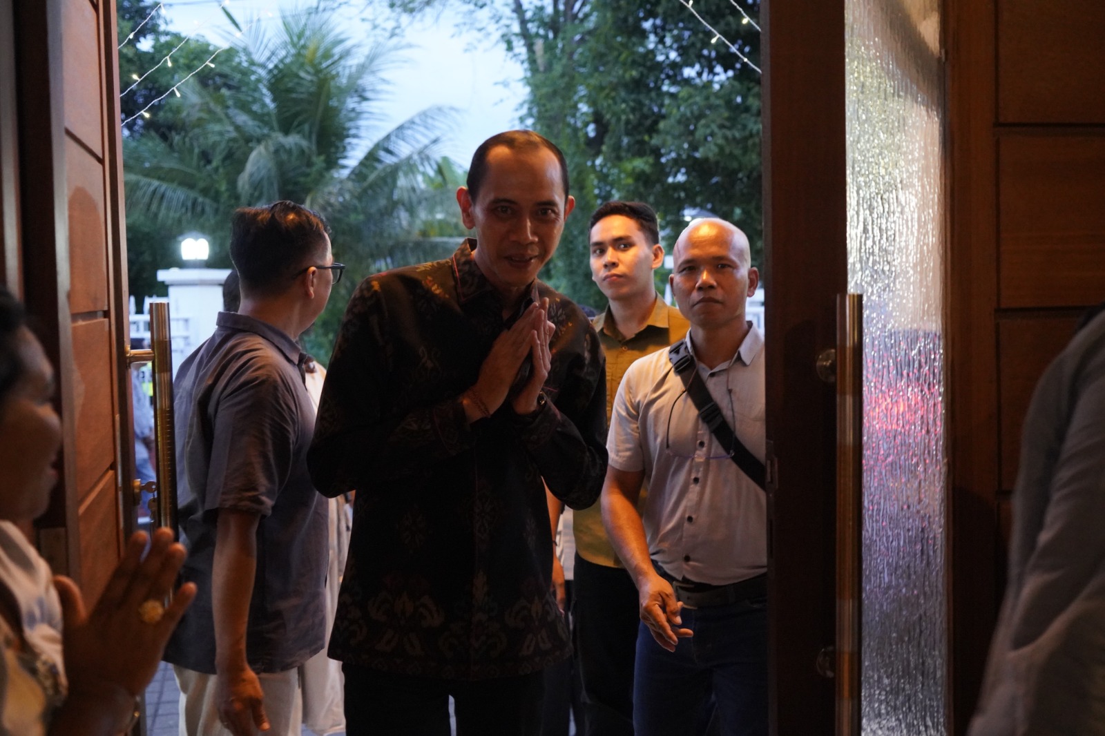 KLUNGKUNG, BALINEWS.ID – Wakil Bupati Klungkung, Tjokorda Gede Surya Putra, menghadiri Ibadah Perayaan Hari Natal 2025 yang digelar di Gereja Bethel Indonesia …