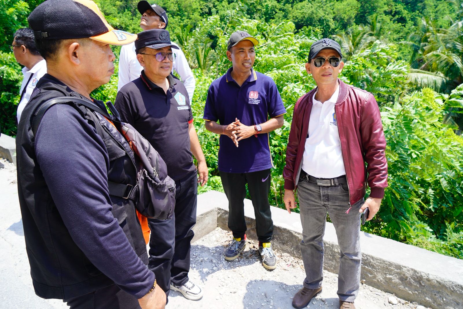 SEMARAPURA, BALINEWS.ID – Bupati Klungkung I Made Satria meninjau langsung progres perbaikan senderan jalan serta pelebaran akses menuju kawasan wisata Pantai …