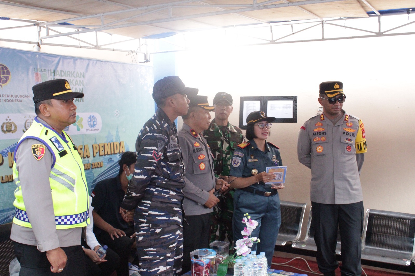 NUSA PENIDA, BALINEWS.ID — Kapolres Klungkung AKBP Alfons W. P. Letsoin, S.I.K., melakukan peninjauan langsung terhadap kesiapan Pos Pengamanan (Pos Pam) dan P…