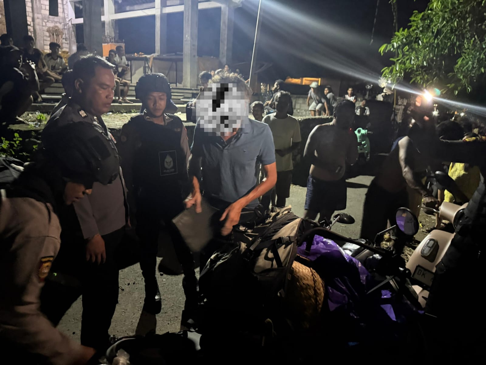 NUSA PENIDA, BALINEWS.ID — Tim Patroli Jalak Nusa Polsek Nusa Penida melaksanakan patroli rutin guna menjaga keamanan dan ketertiban masyarakat (kamtibmas) di …