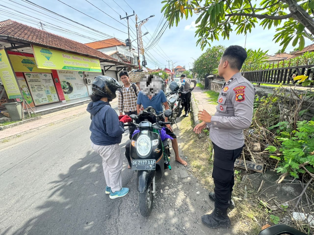 NUSA PENIDA, BALINEWS.ID — Respons cepat kembali ditunjukkan Tim Patroli Jalak Nusa Polsek Nusa Penida dalam menjaga keamanan dan ketertiban masyarakat. Melalu…