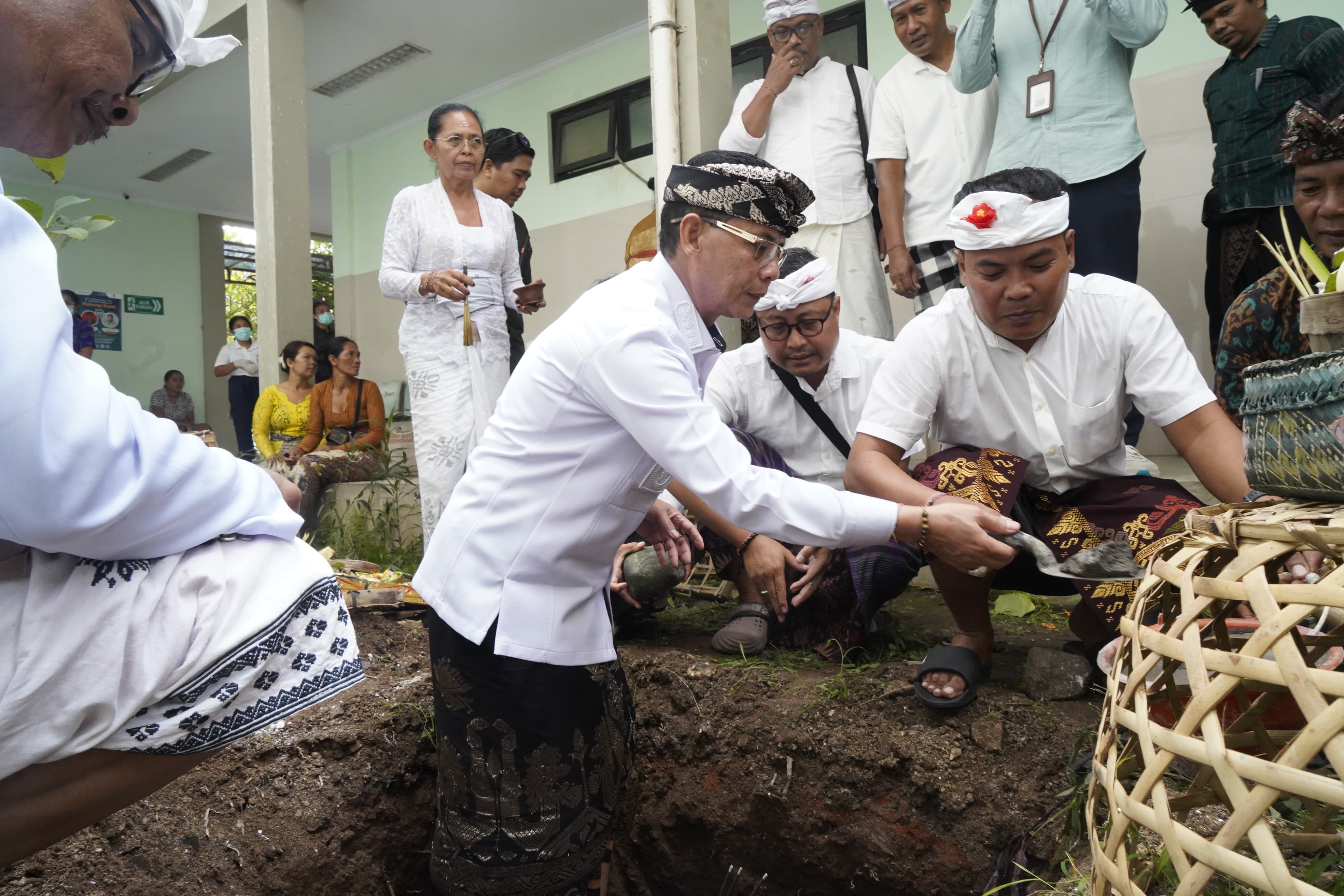 NUSA PENIDA, BALINEWS.ID — Pemerintah Kabupaten Klungkung terus memperkuat layanan kesehatan di wilayah kepulauan. Bupati Klungkung I Made Satria meresmikan Ge…