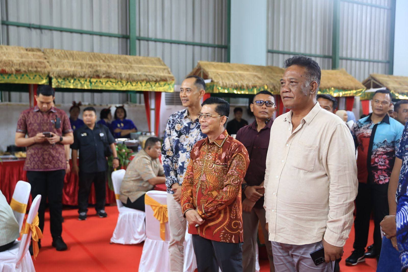 DENPASAR, BALINEWS.ID – Perayaan Natal 2025 di Bali berlangsung penuh kehangatan dan kebersamaan. Ketua DPRD Kabupaten Klungkung, Anak Agung Gde Anom, bersama …