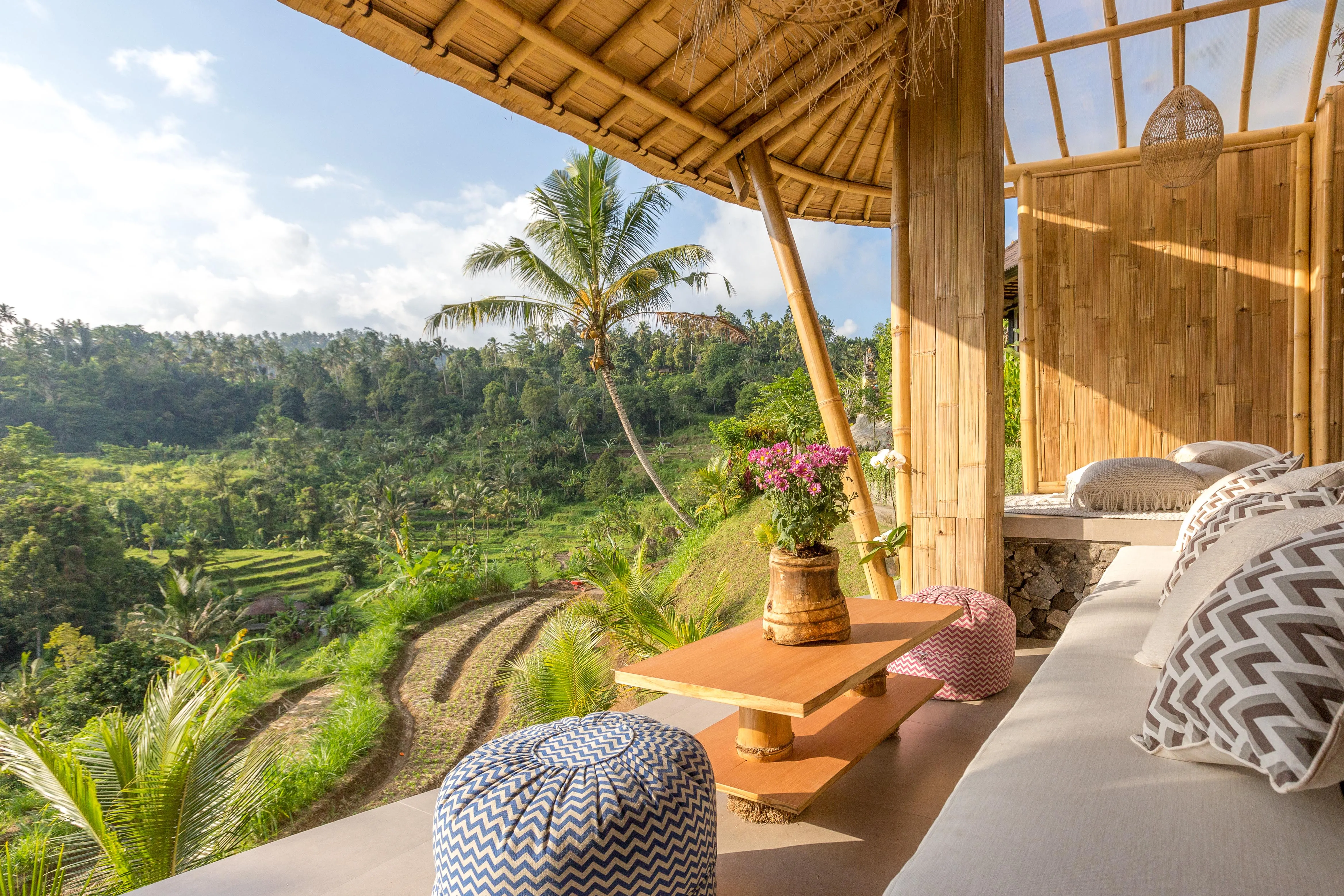 DENPASAR, BALINEWS.ID - Gubernur Bali, I Wayan Koster, siap mengambil langkah tegas menghentikan layanan Airbnb di Pulau Dewata. Langkah ini diambil karena pra…