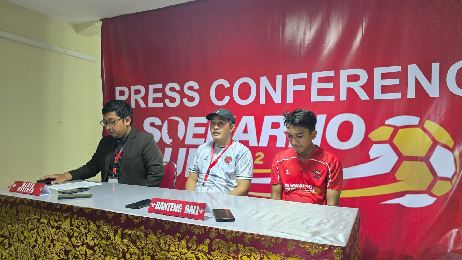 GIANYAR, BALINEWS.ID — Partai puncak Banteng Cup akan berlangsung sore ini pukul 17.00 WITA di Stadion Kapten I Wayan Dipta, Gianyar, Sabtu (13/12/2025). Laga …