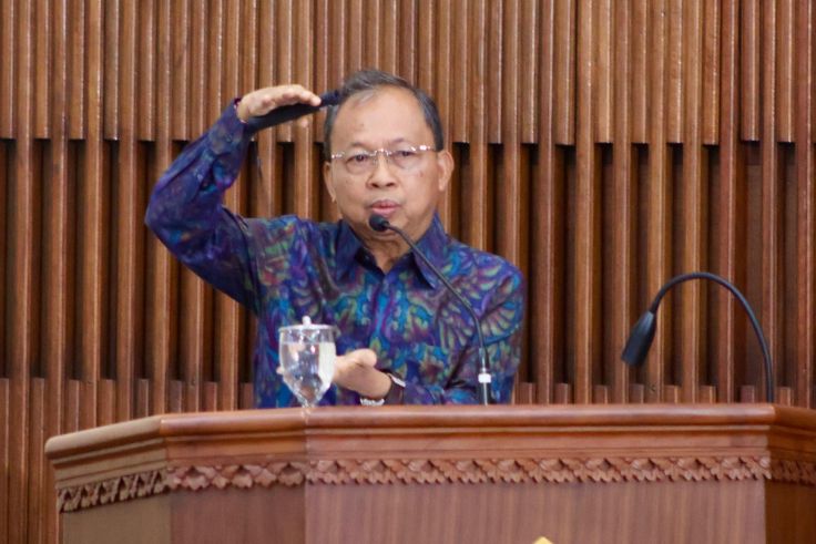 DENPASAR, BALINEWS.ID – Gubernur Bali Wayan Koster resmi menerbitkan Instruksi Gubernur Nomor 6 Tahun 2025 yang memuat kebijakan penghentian sementara atau mor…