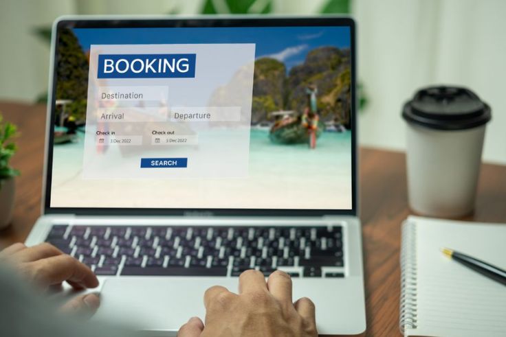 BALINEWS.ID – Kementerian Pariwisata menegaskan bahwa Pemerintah tidak pernah melarang atau berencana menghentikan layanan Online Travel Agent (OTA) seperti Ai…