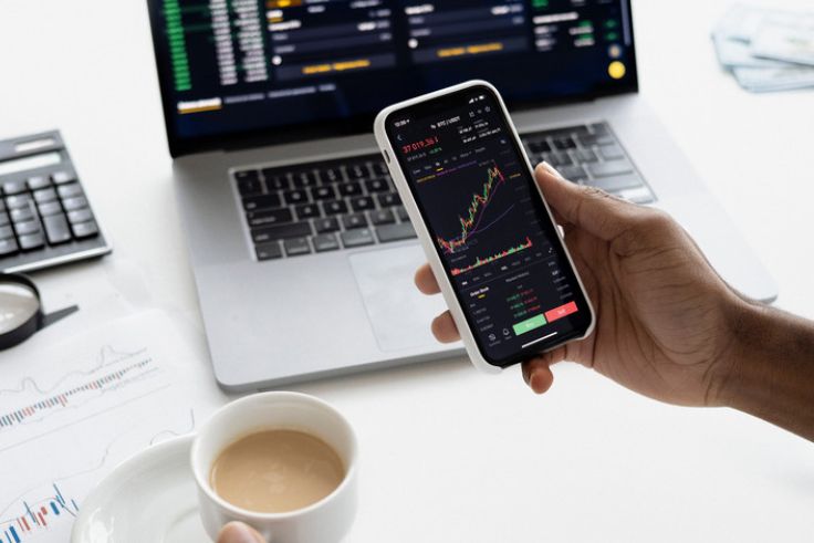 NASIONAL, BALINEWS.ID – Seorang nasabah PT Mirae Asset Sekuritas bernama Irman (70) mengaku kehilangan dana investasi mencapai Rp71 miliar setelah menerima ema…