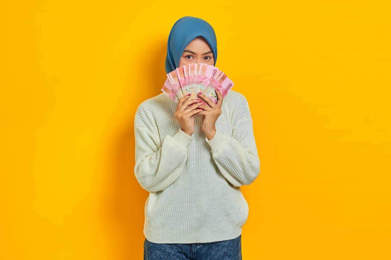 NASIONAL, BALINEWS.ID - Memasuki pertengahan bulan Desember 2025, kenaikan Upah Minimum Provinsi (UMP) 2026 masih belum juga diumumkan. Pemerintah melalui Keme…