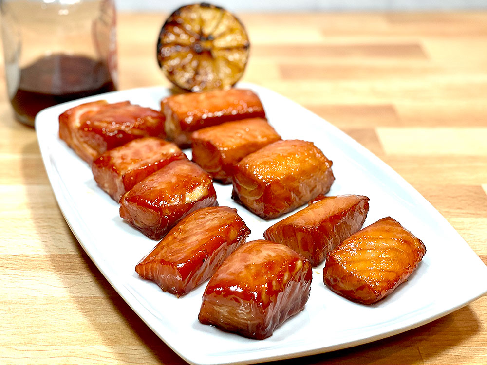 INTERMESO, BALINEWS.ID - Salmon candy, camilan yang kini viral di TikTok, menarik perhatian banyak orang dengan tampilan salmon berwarna pink gelap yang mengil…