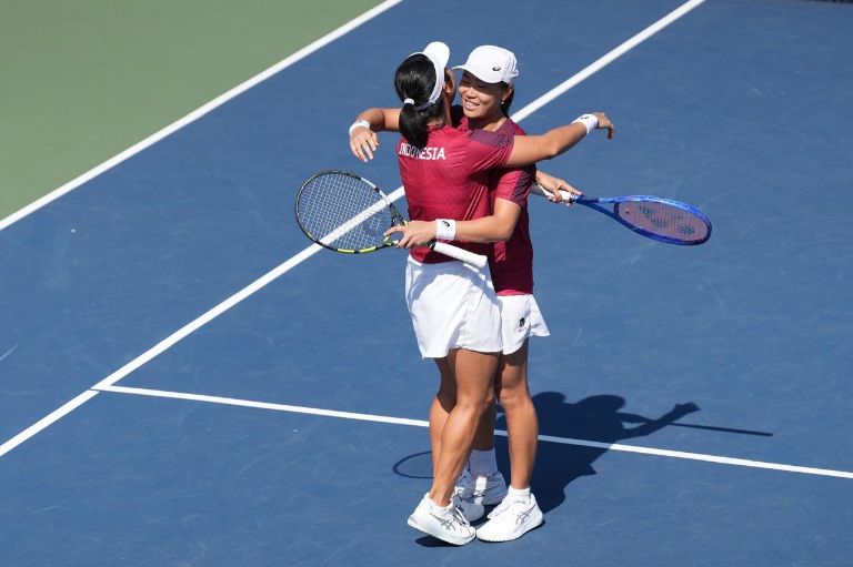 OLAHRAGA, BALINEWS.ID - Indonesia kembali meraih medali emas dari cabang tenis pada ajang SEA Games 2025 di Thailand. Kali ini, giliran pasangan ganda putri, A…