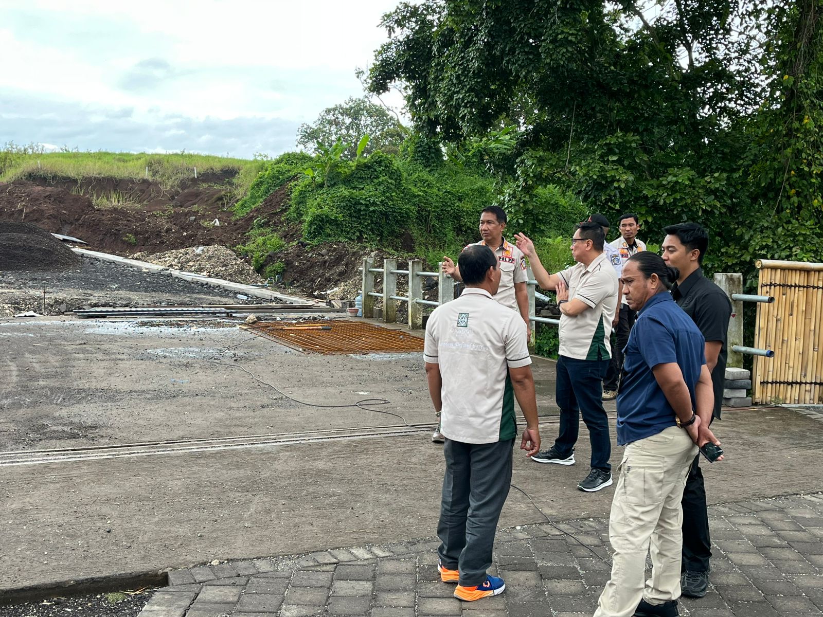 BADUNG, BALINEWS.ID - Belakangan ini viral di media sosial terkait rencana pembangunan mal di kawasan Canggu, Kuta Utara. Untuk merespons isu tersebut, Satpol …