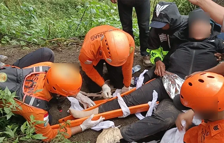 BANGLI, BALINEWS.ID - Seorang pendaki mengalami cedera saat melakukan pendakian di Gunung Abang, Kintamani, Kabupaten Bangli, Minggu (25/1/26). Korban diketahu…