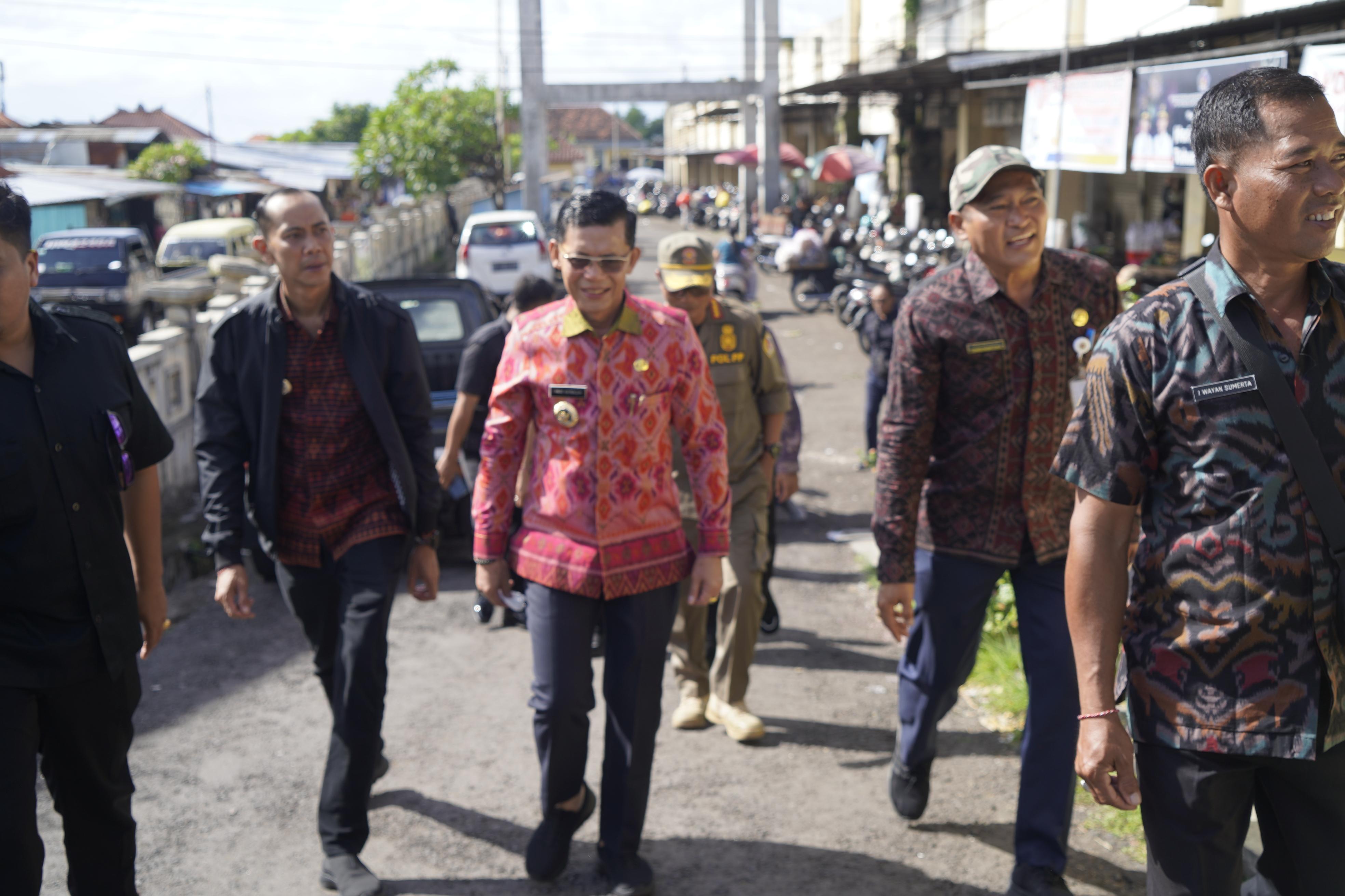 SEMARAPURA, BALINEWS.ID — Pemerintah Kabupaten Klungkung mulai melakukan penataan menyeluruh terhadap Pasar Umum Galiran guna menciptakan kawasan pasar yang be…
