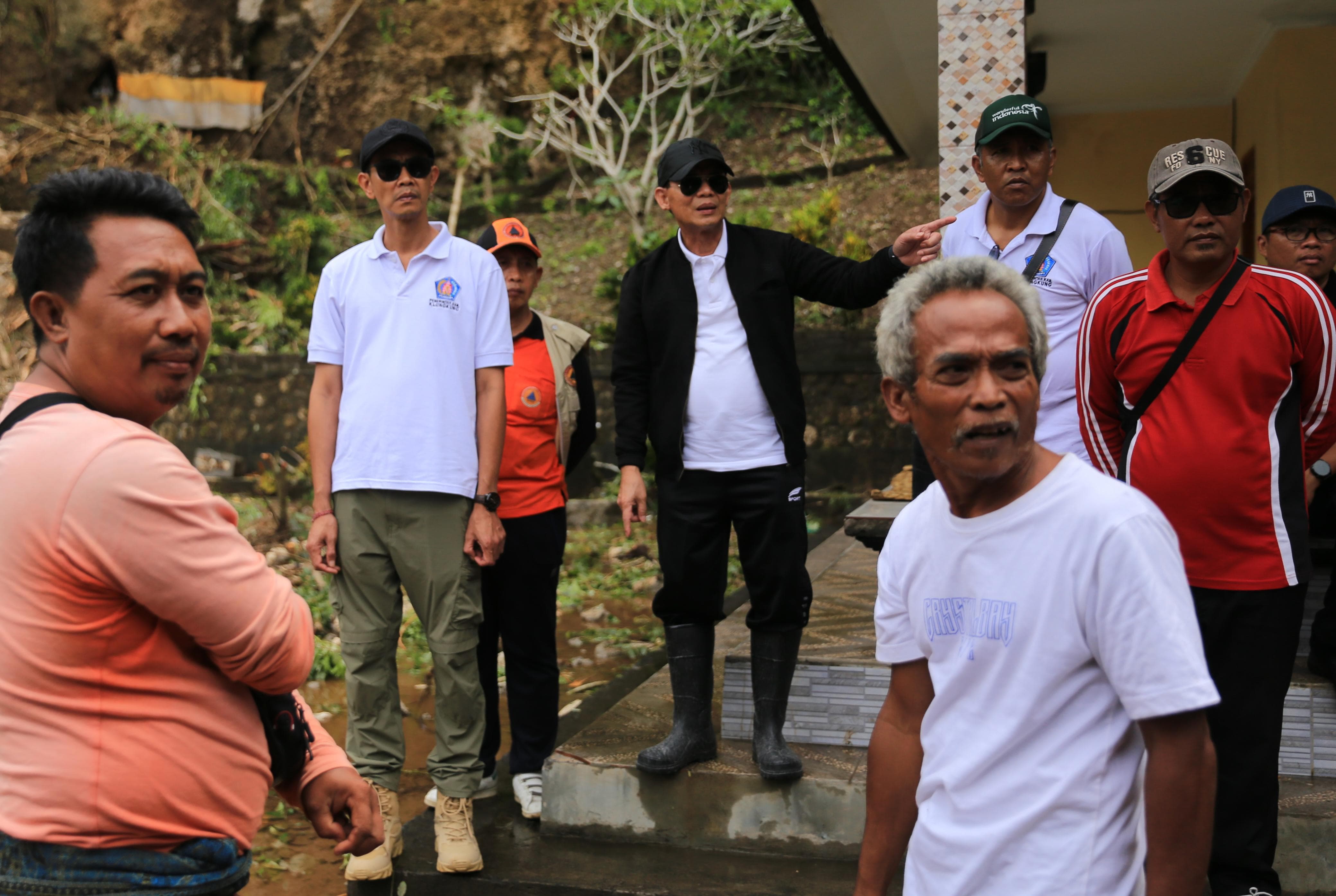 KLUNGKUNG, BALINEWS.ID — Hujan deras disertai angin kencang yang melanda Kabupaten Klungkung dalam beberapa hari terakhir memicu terjadinya bencana alam di sej…