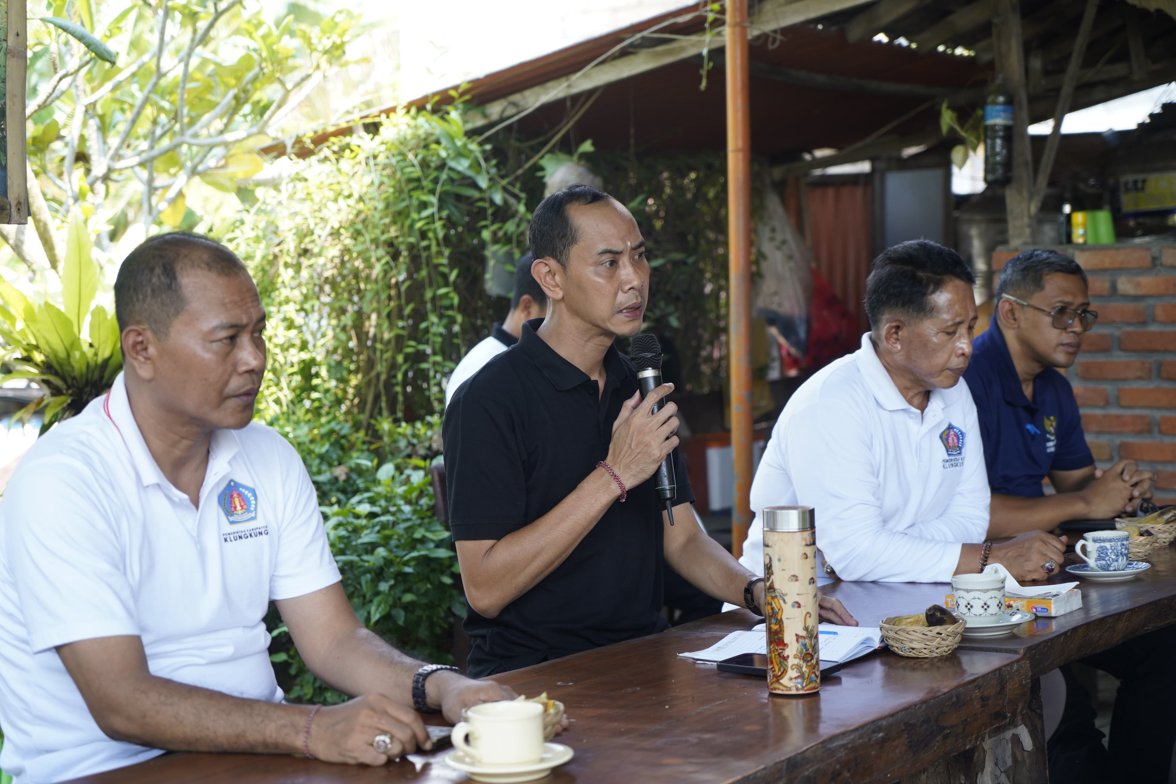KLUNGKUNG, BALINEWS.ID — Wakil Bupati Klungkung, Tjokorda Gde Surya Putra, memimpin rapat koordinasi terbatas terkait penanganan warga terdampak abrasi Pantai …
