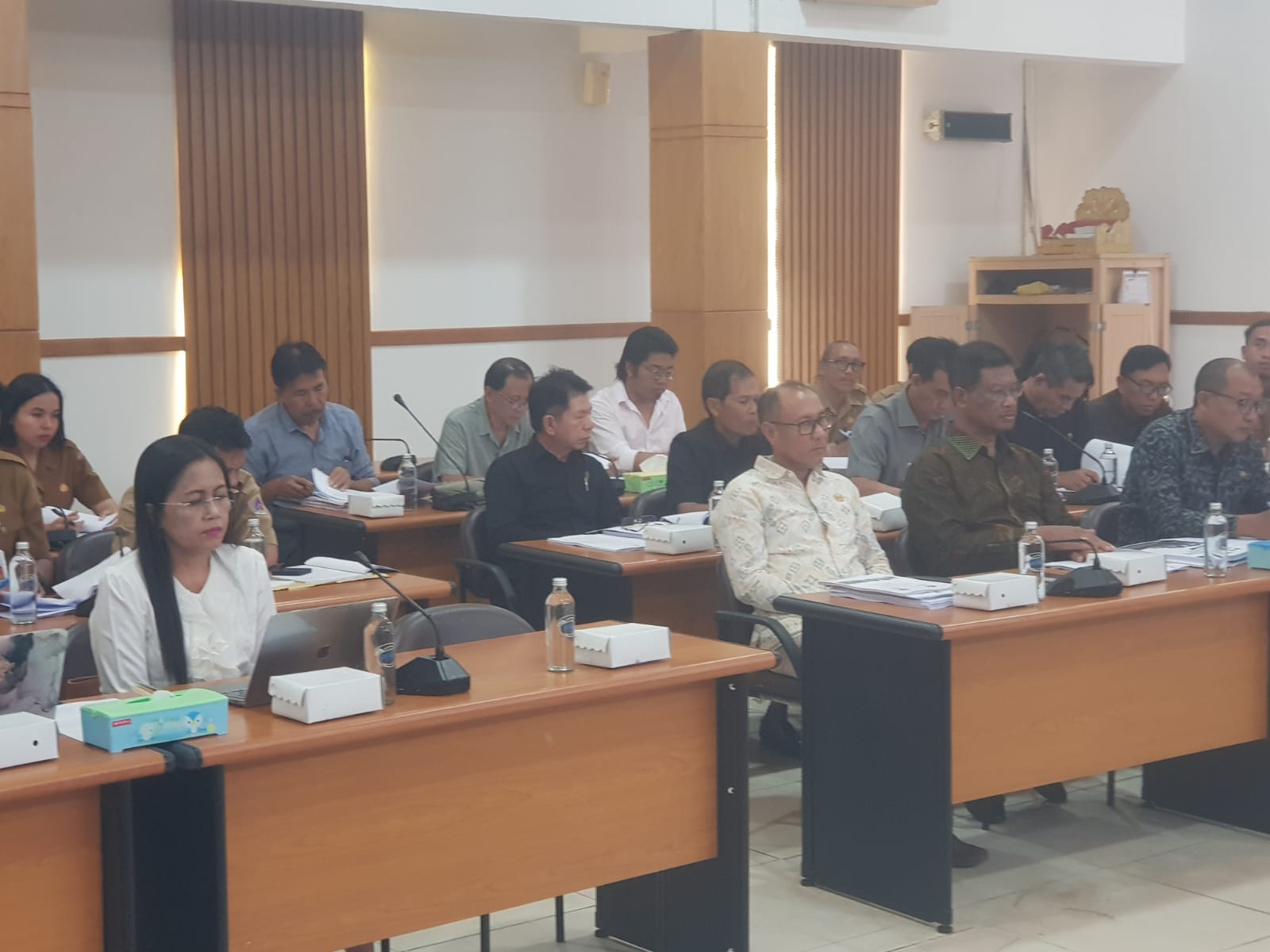 KLUNGKUNG, BALINEWS.ID  – Badan Pembentukan Peraturan Daerah (Bapamperda) DPRD Kabupaten Klungkung menggelar sosialisasi Rancangan Peraturan Daerah (Ranperda) …