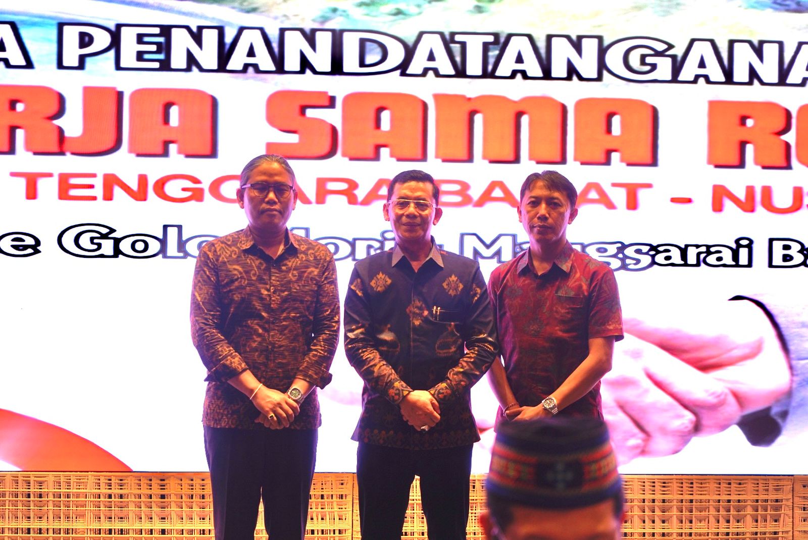 LABUAN BAJO, BALINEWS.ID  – Bupati Klungkung, I Made Satria, menghadiri penandatanganan Perjanjian Kerja Sama (PKS) antara Pemerintah Provinsi Bali, Nusa Tengg…