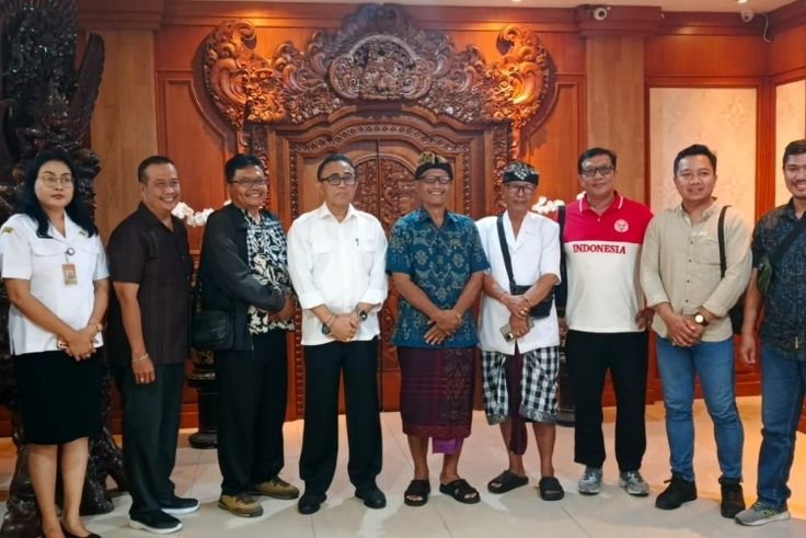 DENPASAR, BALINEWS.ID – Forum Komunikasi Swakelola Sampah Bali (Forkom SSB) resmi membatalkan rencana aksi damai kedua yang dijadwalkan berlangsung pada Kamis,…