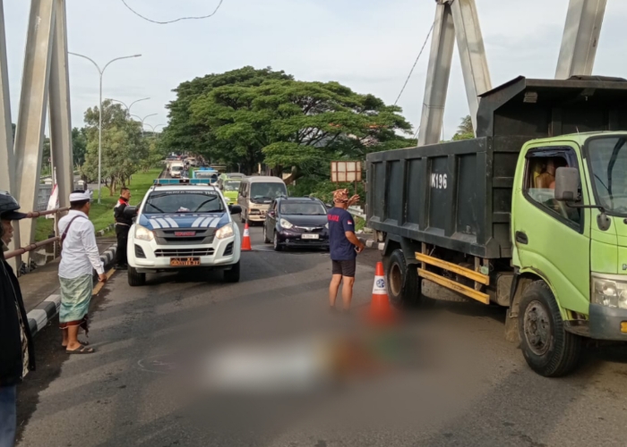 KLUNGKUNG, BALINEWS.ID — Kecelakaan lalu lintas maut terjadi di Jalan Raya Bypass Ida Bagus Mantra, wilayah Desa Tangkas, Kecamatan Klungkung, Kabupaten Klungk…