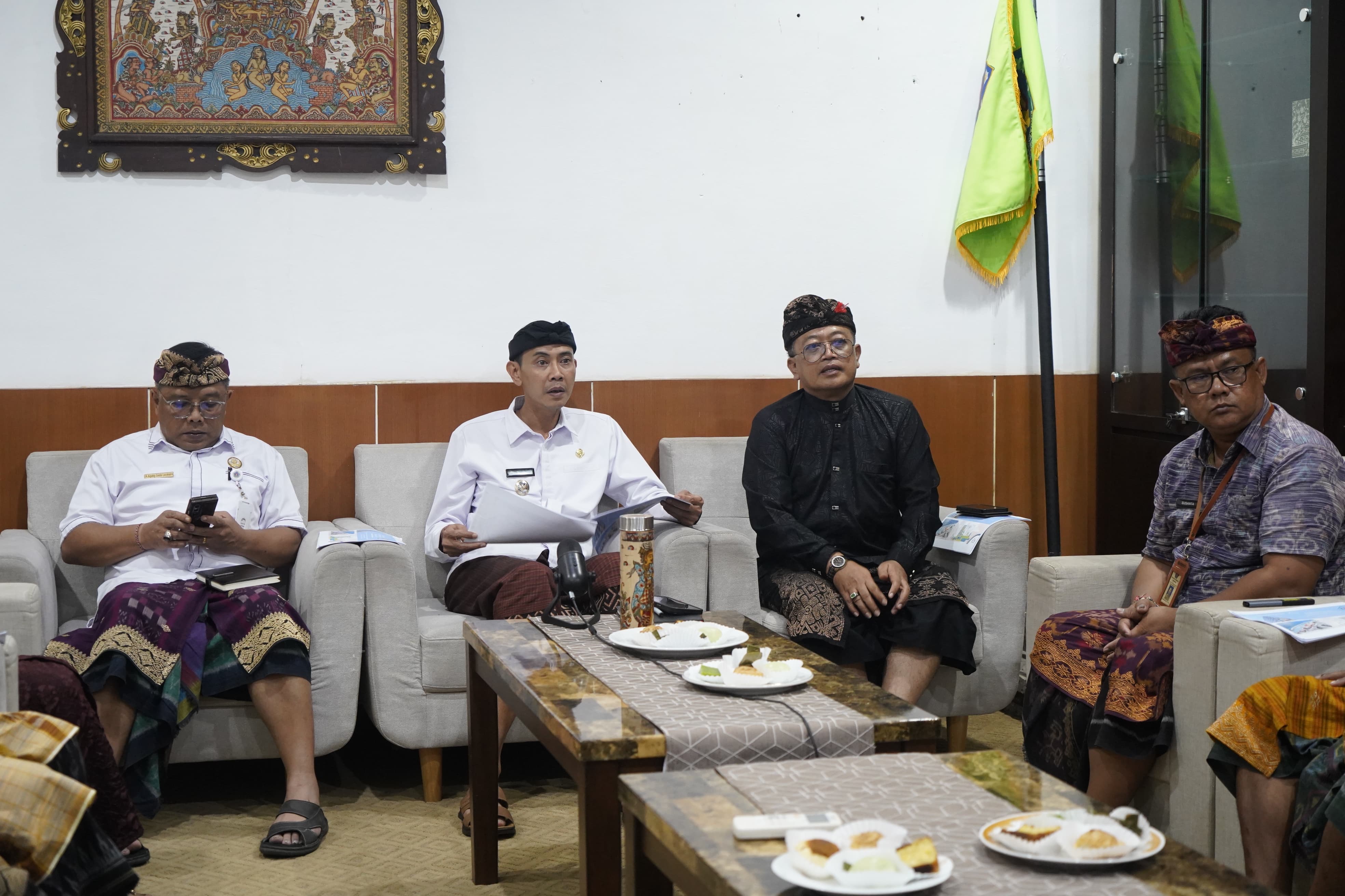 KLUNGKUNG, BALINEWS.ID — Wakil Bupati Klungkung Tjokorda Gde Surya Putra memimpin rapat koordinasi terkait rencana peningkatan ruas Jalan Sampalan–Toyapakeh, K…