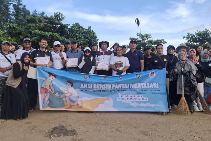 DENPASAR, BALINEWS.ID – Organisasi Ikatan Wartawan Online (IWO) Bali menggelar aksi bersih-bersih sampah di Pantai Mertasari pada Minggu (15/2/2026). Kegiatan …